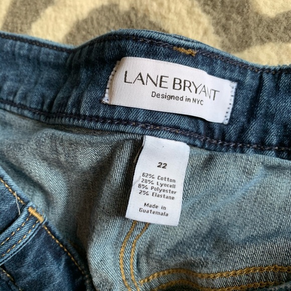 Lightly Distressed Straight Crops - Picture 3 of 5